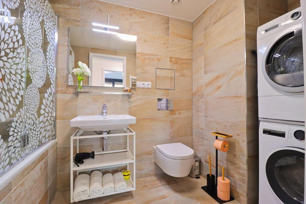 The Peony In Smichov, 5 Apartment Prague