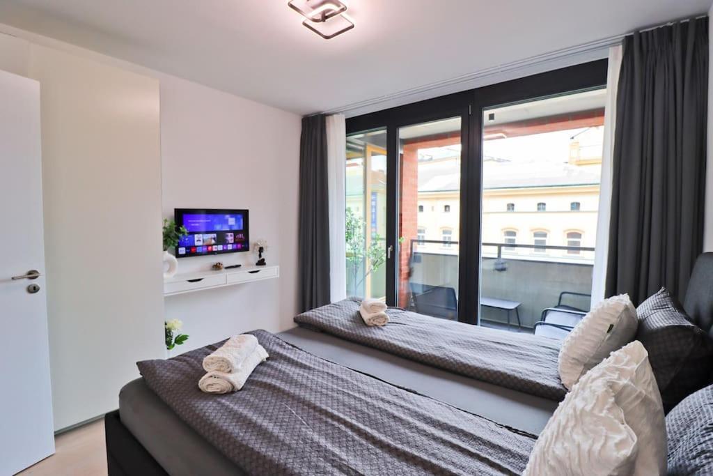 Apartment The Peony In Smichov, 5 Prague