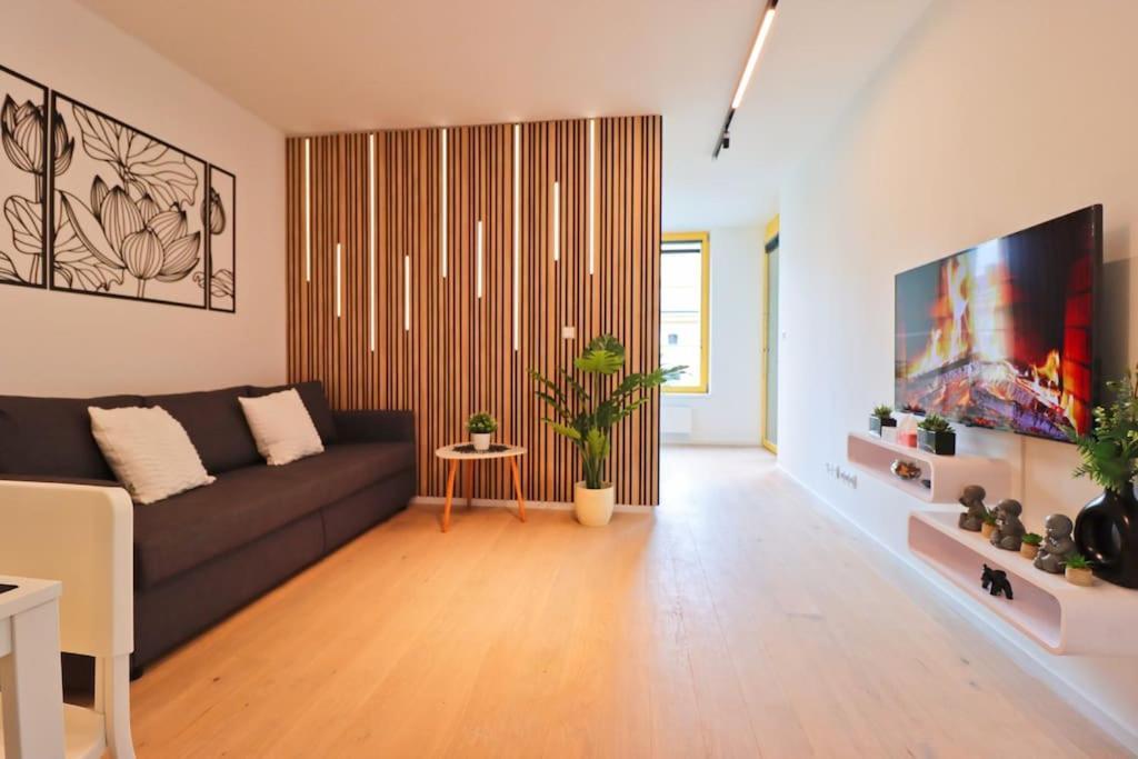 The Peony In Smichov, 5 Apartamento *
